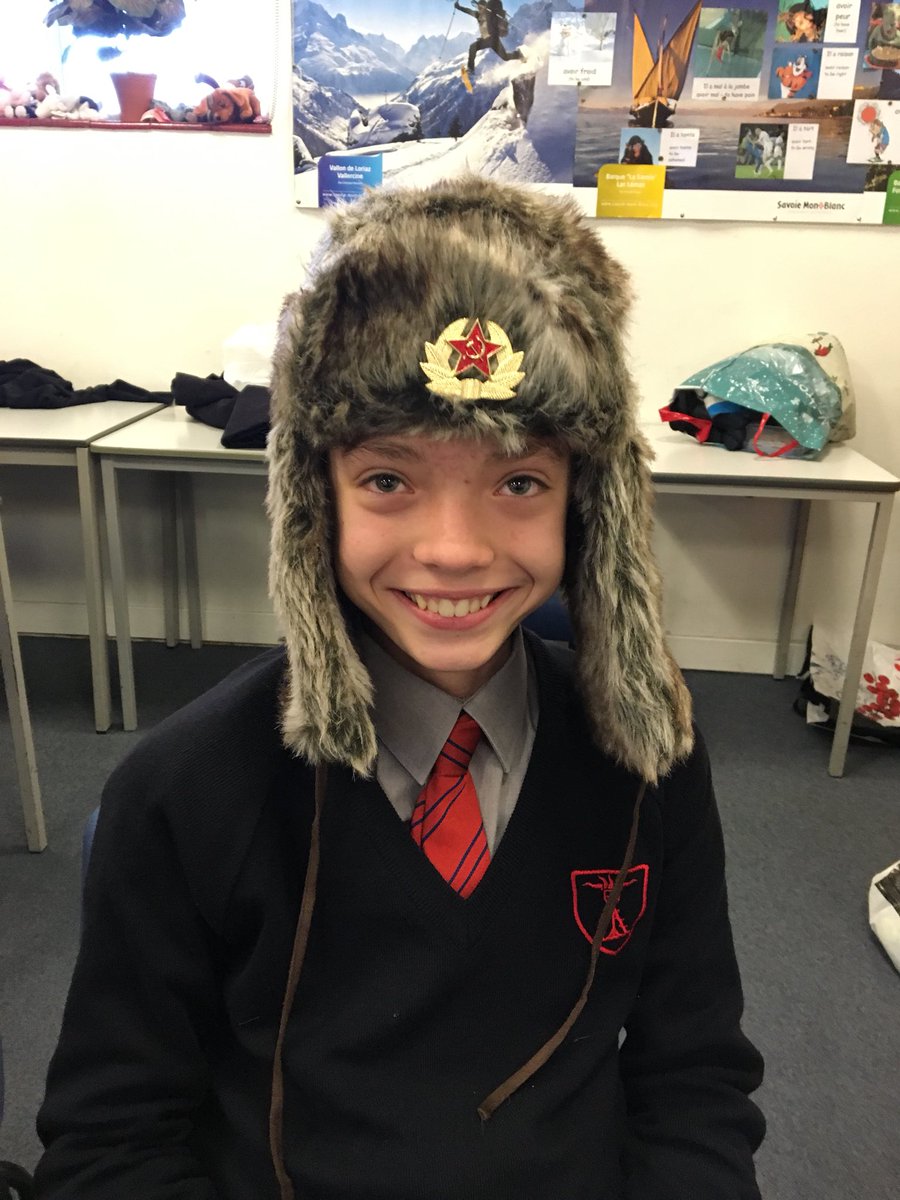 thenewbeacon's tweet photo. Y8 #SecretSanta #funnypresents #surprise #ChristmasPresent https://t.co/geH7T2KLmh