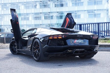 Motor2Go's tweet image. On this #Christmas and holiday season! Grab a wonderful offer on #used #Lamborghini at #Motor2go. goo.gl/jss2tM