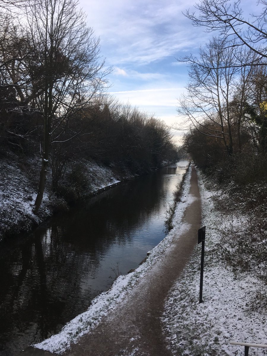 Henderson_Homes's tweet photo. Beautiful view down our Bollington canal side development today #bollington #holmesnaden #awardwinningdeveloper https://t.co/B2WhgzP8Ym