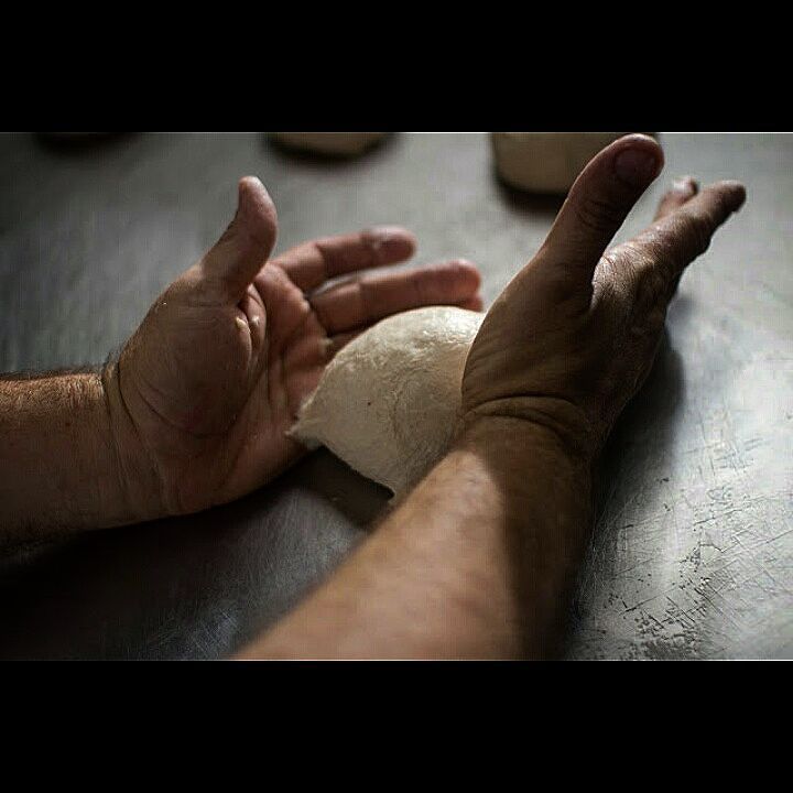 PochoVE's tweet photo. Feliz dia #Laborando  #RealBread  #lesmainboulangeres https://t.co/iqEPGfkhCE