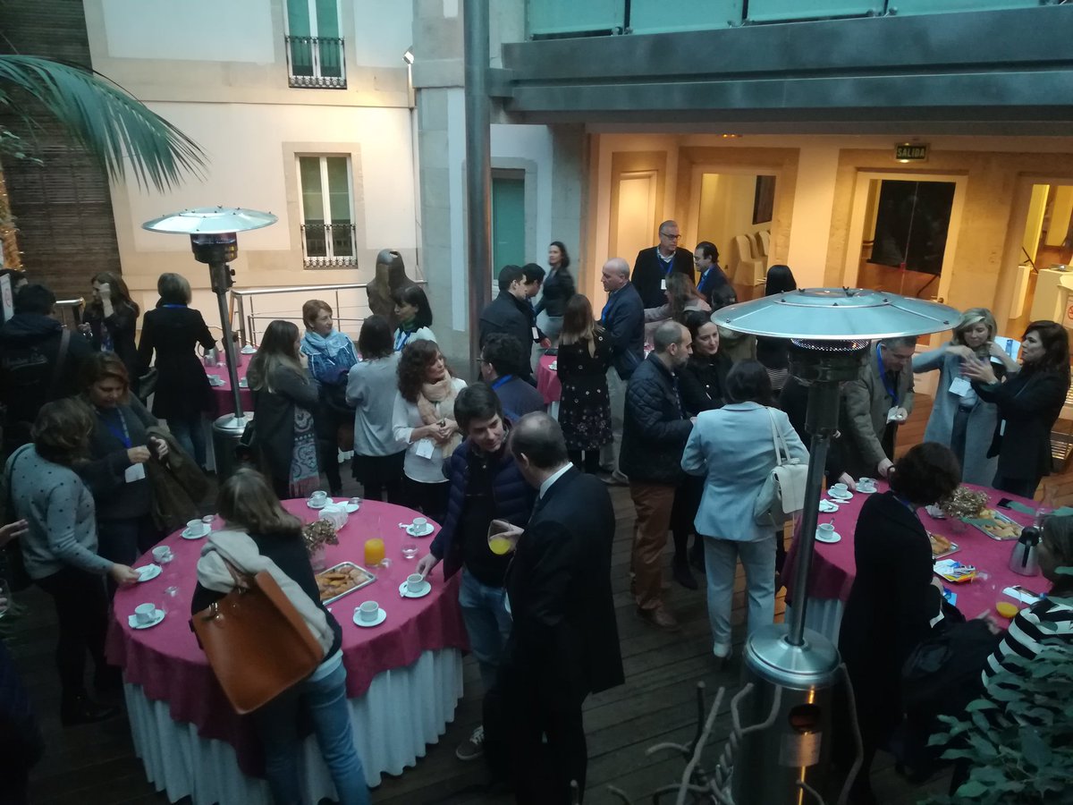 Nuestro café networking para recibir a los empresarios que nos acompañan las claves de la comunicación con @colanesijm <a href="/RadioVigo/">Radio Vigo</a> #serempresarios