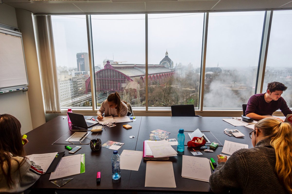 Stad_Antwerpen's tweet photo. Unieke plekken openen deuren voor blokkende #studenten! Gisteren startte #study360. Alle info: https://t.co/t3cea5d9Ip https://t.co/T0qc2PyWwo