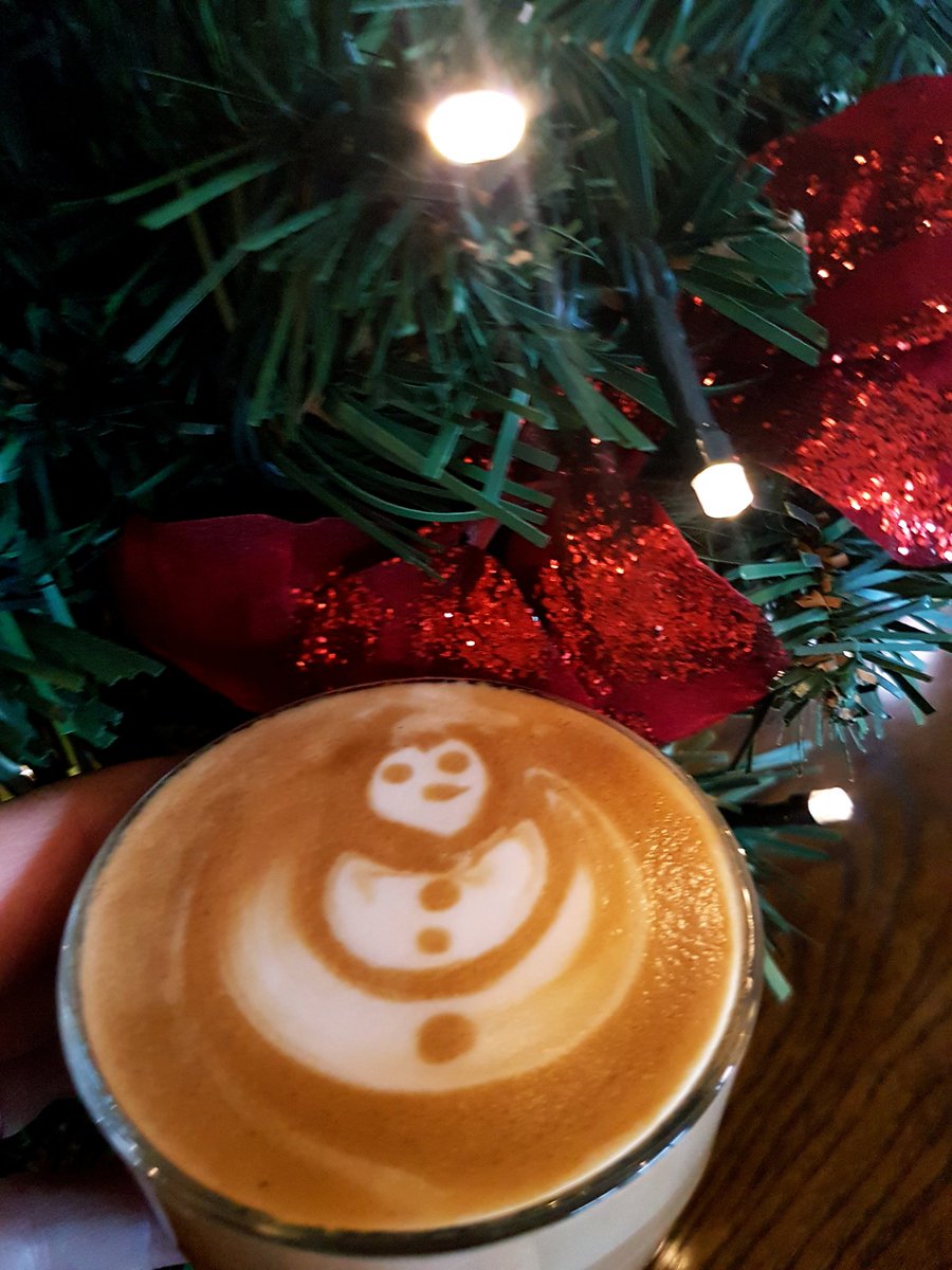 Snow in town. <a href="/VikiHahn84/">Viki Hahn</a> <a href="/CDeSantana/">Wilson De Santana</a> <a href="/CostaCoffee/">Costa Coffee</a> <a href="/PI_gatwicknorth/">PI GatwickNorth</a> @LauraL_FnB <a href="/placemadebyyou/">A Place Made By You</a> <a href="/shantanu_tare/">Shantanu Tare</a> @airportsmiles <a href="/boty_pter/">Peter B.</a>  <a href="/ParikZalaWHR/">Parik Zala</a> ...change your mood get a coffee❤❤❤