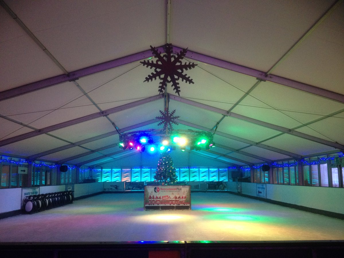 €5 Student Skate Club ⛸ means every session <a href="/Dundalkonice/">Dundalk On Ice</a> on Wednesdays is only €5 for skaters in school uniform or with valid student ID! #DRaffertyPhotos #LouthChat dundalkonice.com/opening-times