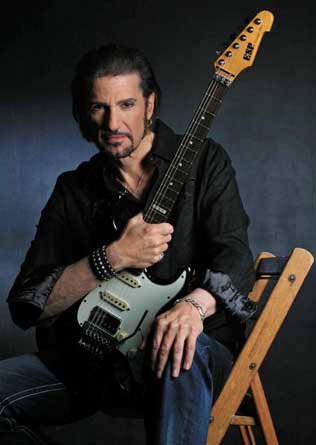 Happy Birthday today 12/12 to former KISS guitarist/current Grand Funk Railroad guitarist Bruce Kulick. Rock ON! 