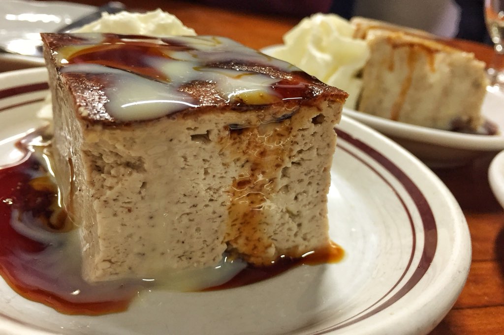 Rojigorri's tweet photo. Garbanzas con carne de cerdo, sancocho y leche asada y flan goio. Perdiéndonos para degustar la gastronomía de #Lanzarote en Yaiza, en el genial #BarStop . https://t.co/38nGzgOJcb
