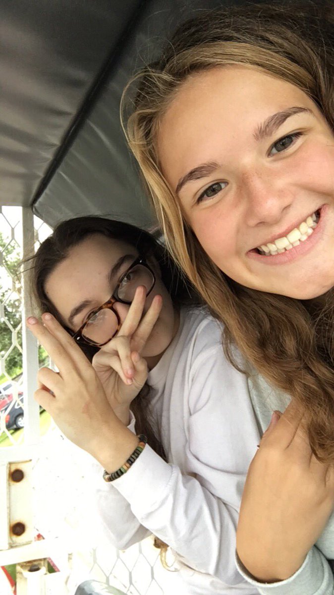 907kj's tweet photo. Happiest of birthdays to this wonderful human💛 I️ love you & I️ am so lucky I️ have you!!! #15finally @EmmyNumann https://t.co/7udLmxW17I