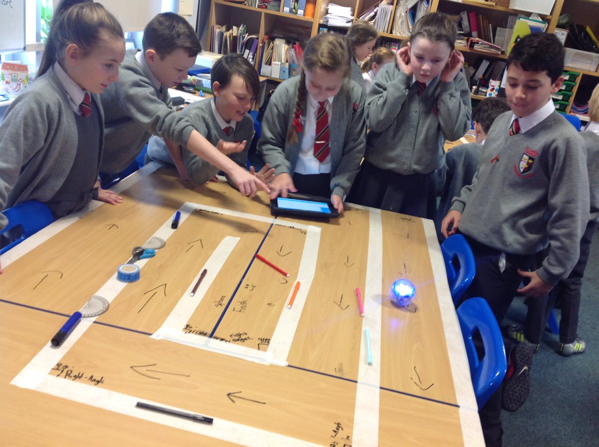 MGLWorld_Kev's tweet photo. Part 2 of a #fabulous morning of #maths & #computing. Year 6 @AllSaintsL4 created their own #tabletop maze & coded their #SpheroSPRK+ to reach the centre! #Motivation #teamwork #resilience #mathschat #divingincode #TerrificTuesday @CarlGilbo https://t.co/D4eriGUvs4