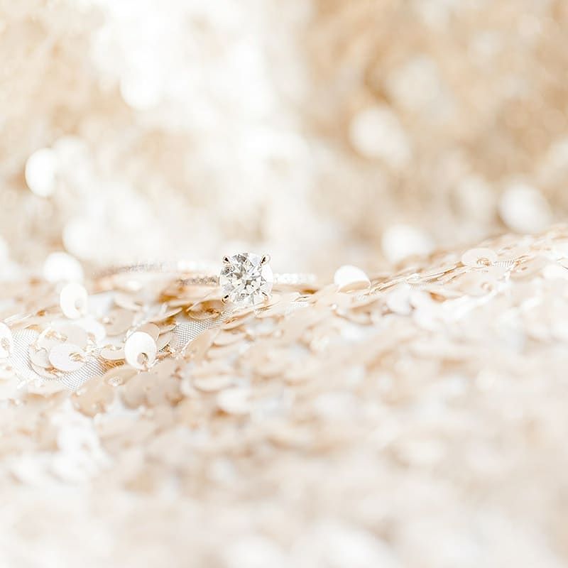 You needed some extra sparkle in your feed today, right?
 I know I did! @arielkaitlinphotography nailed it with this ring shot on rose gold sequins at Kiara's wedding back in October! Will have this beautiful wedding up on the blog soon! 😍✨ ift.tt/2Ac9U8z