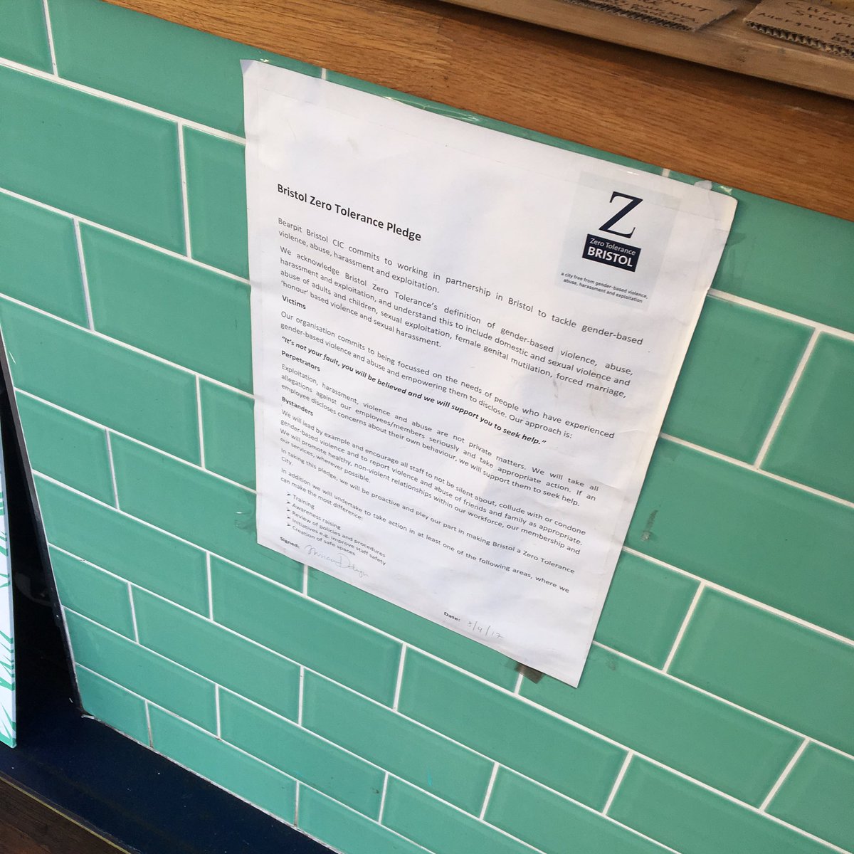 Very pleased to see @BearpitSocial's <a href="/BristolZT/">BristolZeroTolerance</a> Pledge clear for all to see this morning! ☕️ AJ #bristol #bearpit