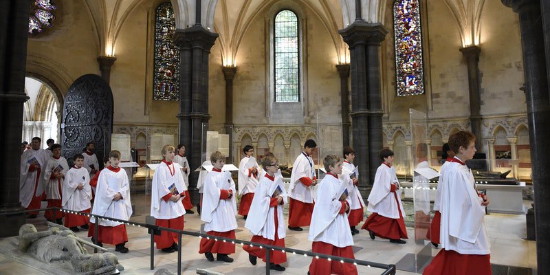 Join us this Monday (18th December) for carols at the wonderful Temple Church. We are delighted the actor Rupert Graves will be giving a reading.
Celebrate Christmas &amp; help raise funds for <a href="/Law_Works/">LawWorks</a> &amp; @BarProBonoUnit : tinyurl.com/ybnvmsl7 🤶❄️☃️