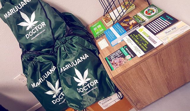 Dank_Diaries's tweet photo. #DidYouKnow 🤔 Bethany Home Rd gained a new #MJDR!🍃 Right next to #Trails 

#MedCardRequired #ItsTheLaw
#marijuana #cannabis #420 #prop203 #mmj #wakeandbake #azprop203 #medicalmarijuana #azmmj #marijuanaDoctor https://t.co/h0DBZzRQyr