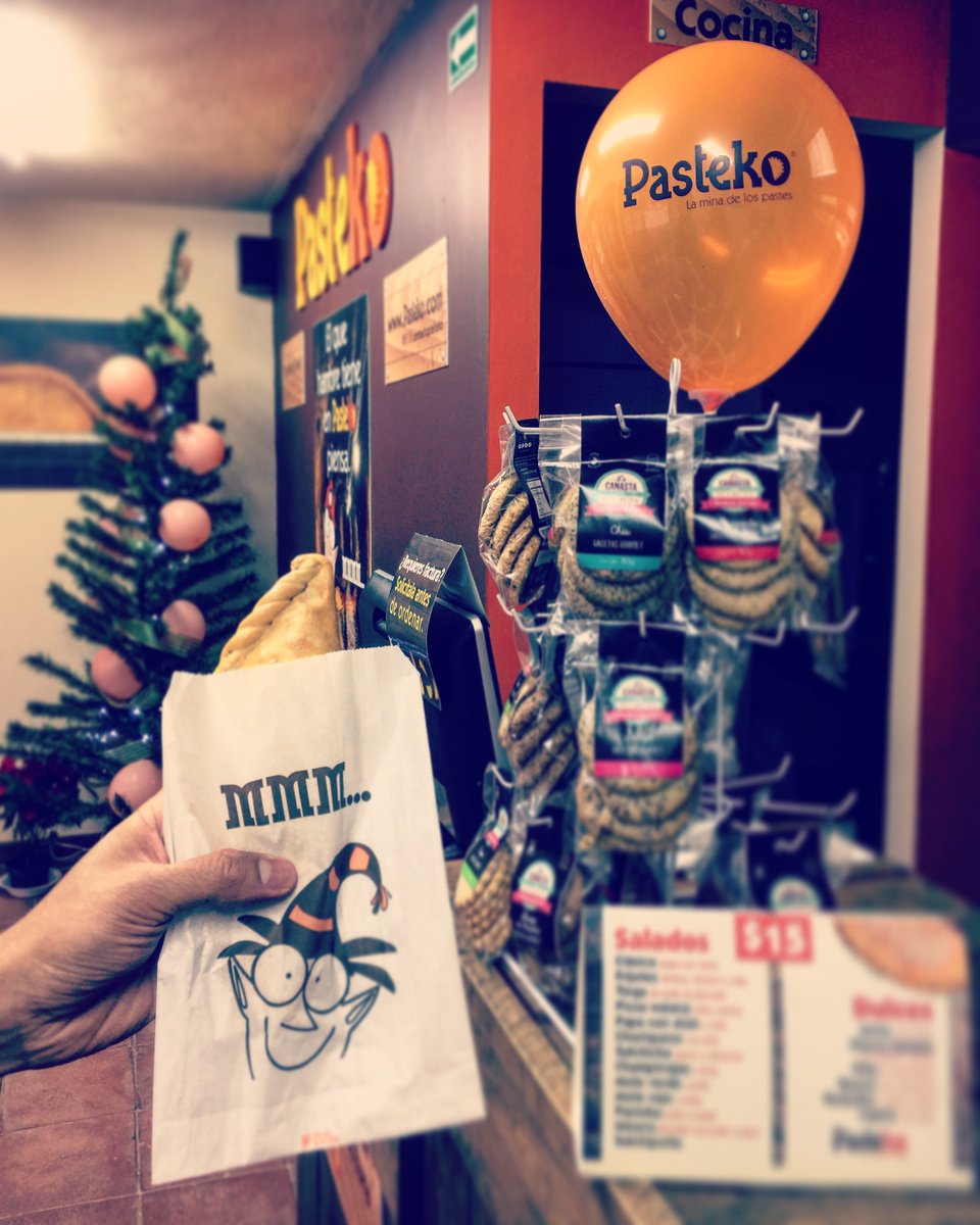 ContactoPasteko's tweet photo. El espíritu navideño ya está en Pasteko. Visitamos en la sucursal de Huasca, pide tu café y paste calientitos 🤩😉
#PueblosMagicos #FelizMartes https://t.co/MX5WroJDkO