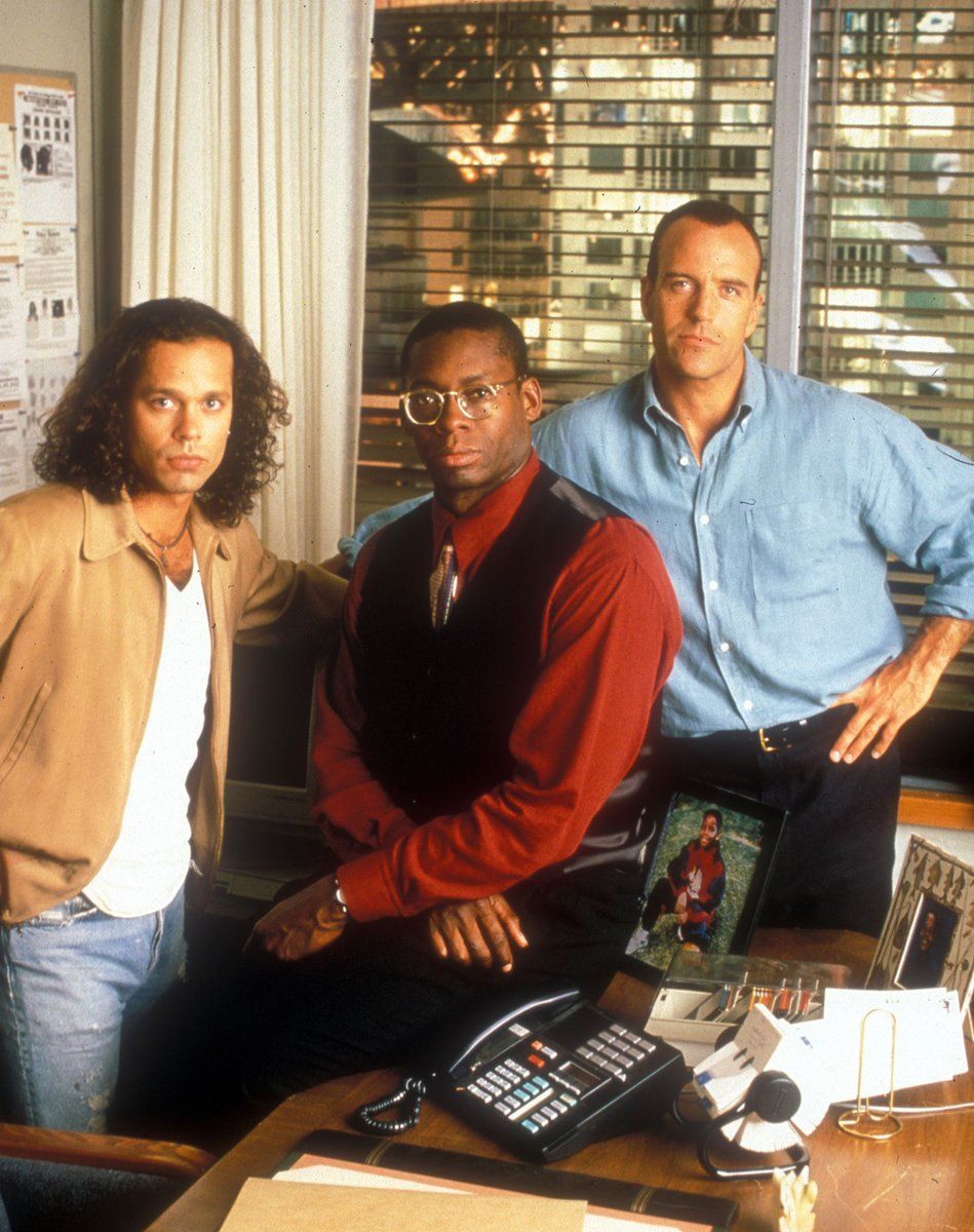 getgreattv's tweet image. Today on THE SENTINEL with guest star #RexSmith - Blair is among a diverse group of hostages being held in a high rise elevator by a man calling himself Galileo. 12 pm ET