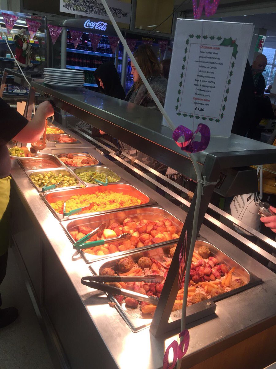 katesleek's tweet photo. Christmas lunch Wednesday &amp; Thursday this week @BridgendCollege refectory , available 11.45am -1.15pm... £3.50 add a dessert for Just £1.00.. don’t miss out 🎄🎄🎄 Thursday evening, booking available -£6.00 per person, all the trimmings, desserts , mince pies &amp; coffee https://t.co/mgkCOXUXtl