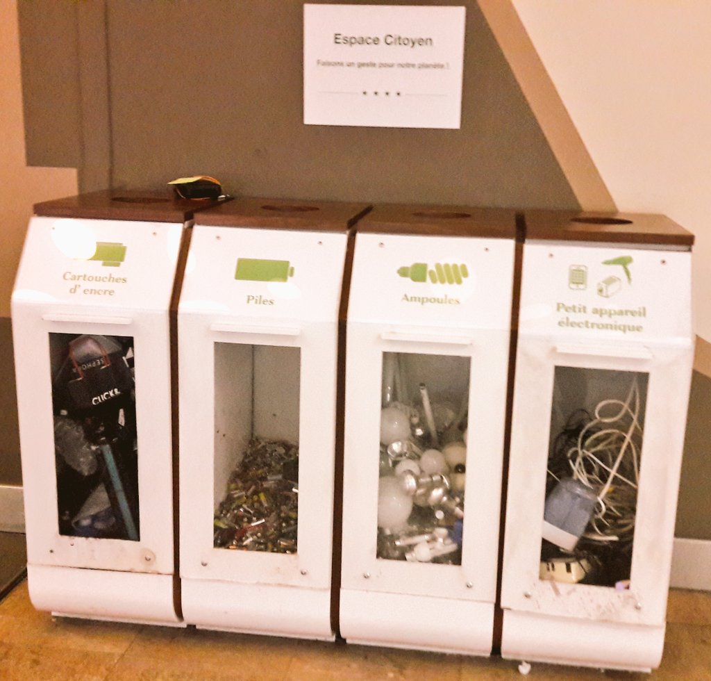 Un ambassadeur qui sensibilise au tri des déchets à <a href="/Confluence_/">Confluence</a> <a href="/grandlyon/">Métropole de Lyon</a>  : bonne idée 👏 <a href="/citeofrance/">Citeo</a>