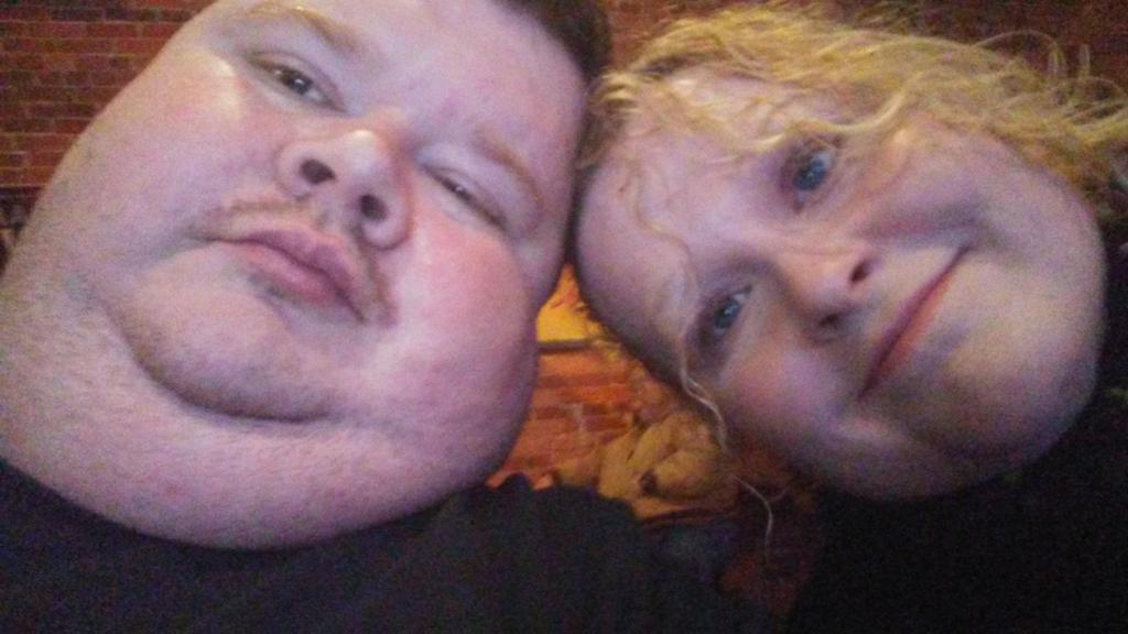 BunnieWilder's tweet photo. Pics at Wick's #UltraComboLive Still amazed Huck is childhood friends with my boyfriend. https://t.co/4hTTE3gxDa