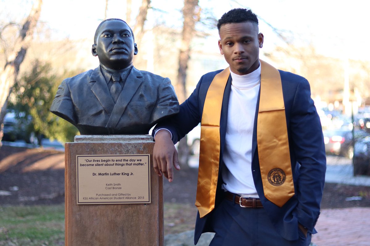 KINGDOMJ06's tweet image. I’ve always told my mom she wouldn’t have to pay for me to go to college, 40,000$ in scholarship money, 4 years later and tomorrow issa done deal.. when I say I got you, I GOT YOU. Thank You to my Friends and Family #BigBlessings 🙏🏽🎓