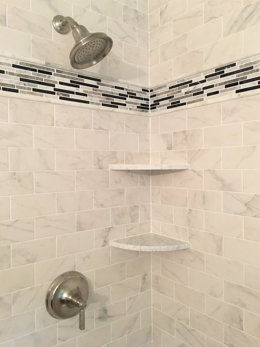 TSDinteriors's tweet photo. Sometimes a couple little shelves are all you need......#tsdinteriors #showerdesign #nhinteriors #lakelife #newenglanddesign #bathdesign https://t.co/x5alsRWc2z
