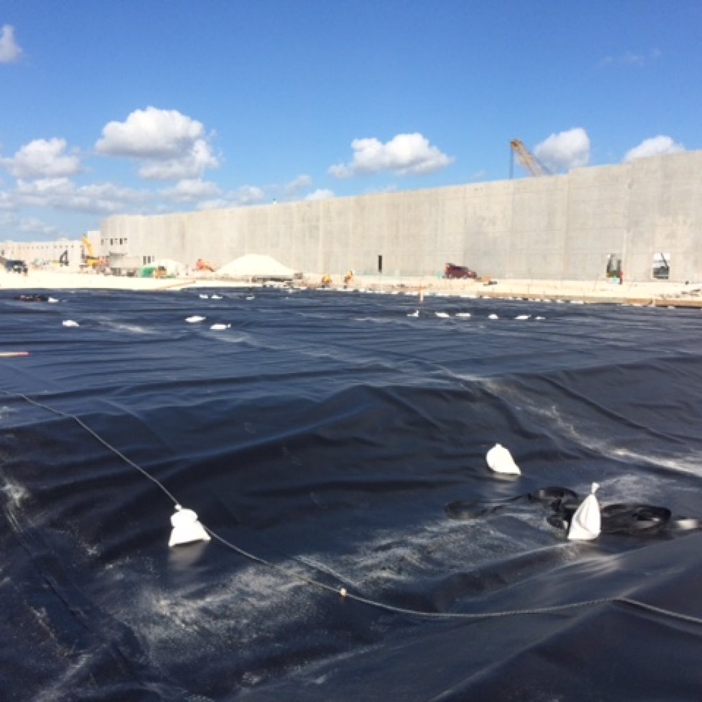 COMANCO's tweet photo. @COMANCO Begins #LinerInstall for 3rd Building at S. #Florida #Corporate #Complex
SAFETY ★ QUALITY ★ SERVICE
#BlackLiner #VapierBarrier #HDPE #Brownfield #PipeInstallation
https://t.co/cEE5x7HBri https://t.co/zH6j8xXkFM