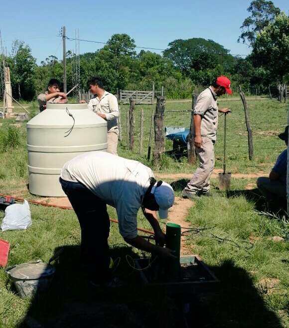 AF_INTA_CTES's tweet photo. 7/12 En la #Agrotécnica de Lomas de Empedrado, quedó instalado y funcionando el equipo de #BombeoSolar #PEPH-369 @prohuerta #profeder #INTAconTODOS #EnergíaRenovable #Educación https://t.co/XthyjEGEgh