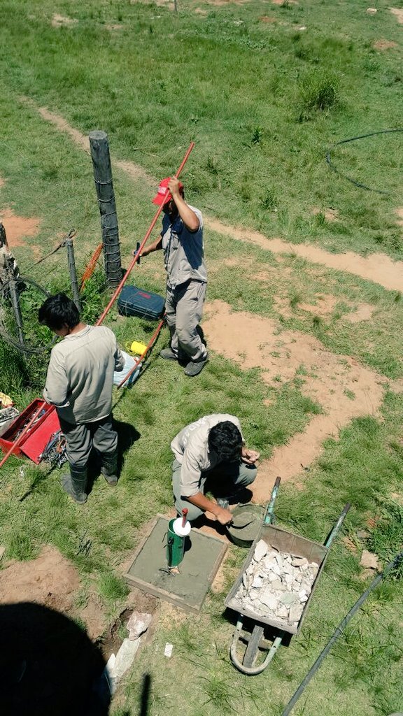 AF_INTA_CTES's tweet photo. 7/12 En la #Agrotécnica de Lomas de Empedrado, quedó instalado y funcionando el equipo de #BombeoSolar #PEPH-369 @prohuerta #profeder #INTAconTODOS #EnergíaRenovable #Educación https://t.co/XthyjEGEgh