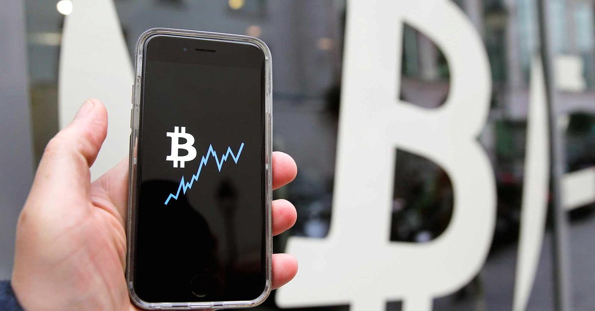 realdoublebtcs's tweet image. RT bitcoinagile &quot;#bitcoin bulls looking to diversify can now put money in a crypto-index fund #Technology cnbc.com/2017/12/12/bit… https://t.co/IM9MH6p7c5&quot;