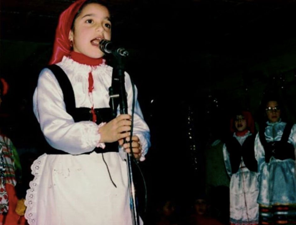 PREMIO #RockolAwards2017: ARTISTA DELL'ANNO. [Foto recente, anni 6] - Grazie infinite a <a href="/rockolpoprock/">Rockol.it</a> per aver compreso il mio modo di guardare il mondo e grazie infinite anche al mio team <a href="/METATRONGROUP/">metatrongroup</a> <a href="/CaroselloRec/">Carosello Records</a> <a href="/OTRlive/">OTRlive</a> e <a href="/Edizioni/">Jose R. Olmo-Olmo</a> <a href="/CurciMusicPub/">Curci Music Pub</a> ❤ #NCDSS #LevanteCaos