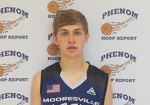 Phenom_Hoops's tweet photo. 6'1" '18 Seth Welch (Mooresville High School) had 14 pts, 6 Assists, 10 Rebounds, 2 Steals and 1 Block last night against Hough Huskies

#PhenomHoops https://t.co/aWOS0VQhuU