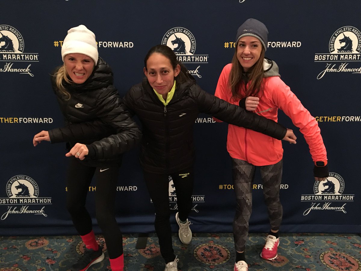 Boston26_2_Pro's tweet photo. Photo Finish 📸 @ShalaneFlanagan @des_linden @MollyHuddle in #Boston getting some miles in w/ @johnhancockusa runners #TogetherForward #BostonMarathon https://t.co/1ecJhDpXuf