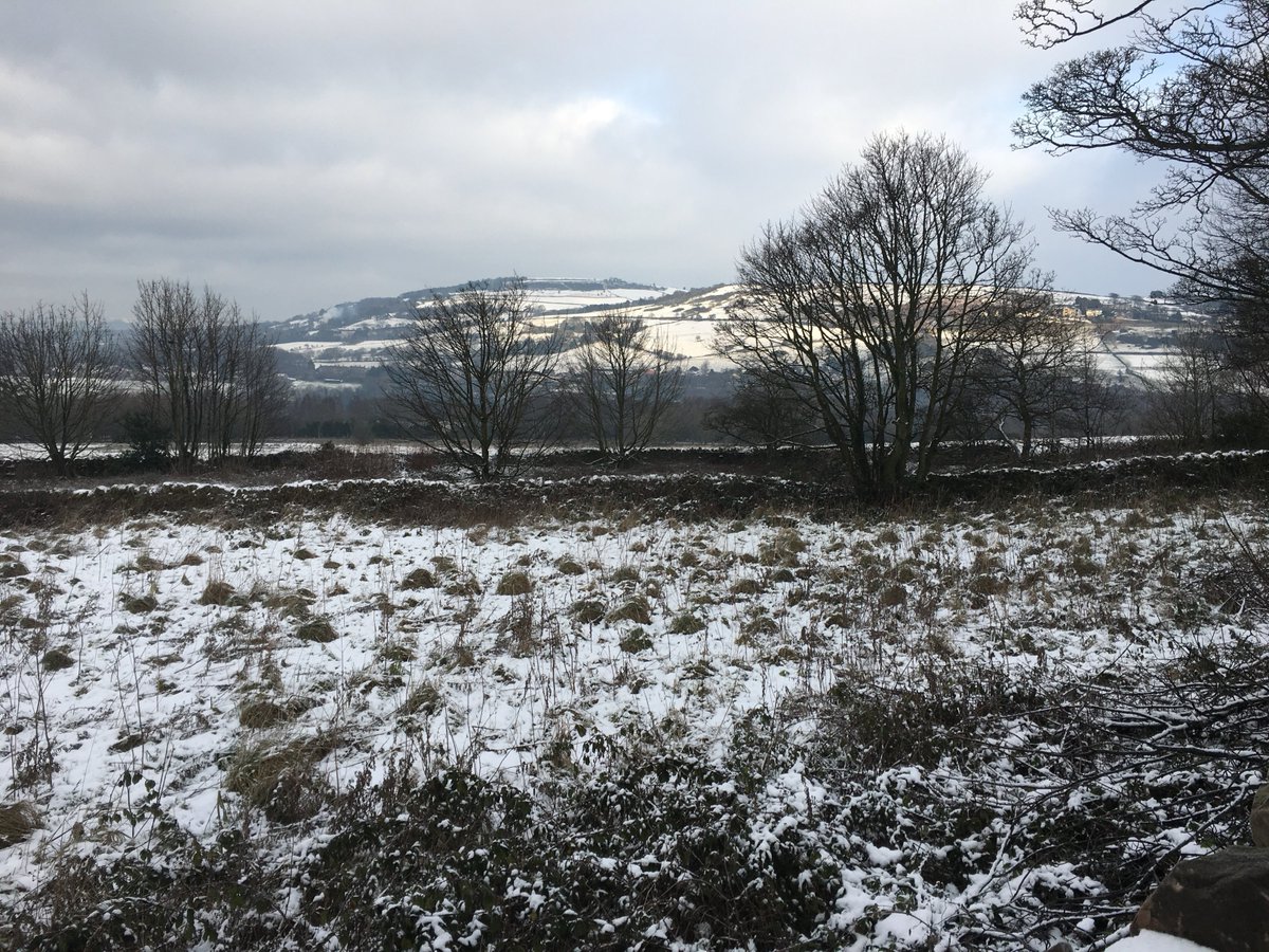 IanTongePS's tweet photo. Early morning viewing in Newtown, Disley. Stunning snowy views of the local countryside. #newtown #disley #newmills #moving #home #countryside #winter #snow #hills #property #festive https://t.co/D0XXai2IC5