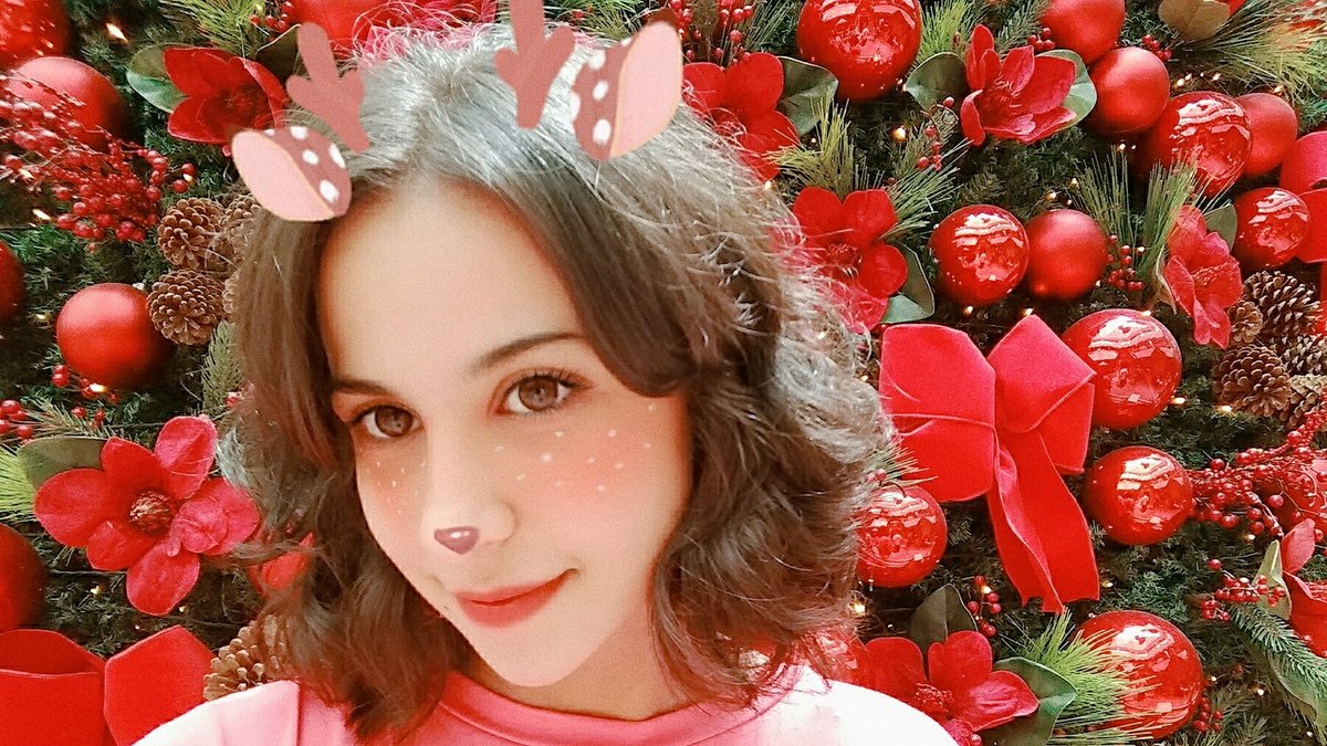 xiaoderyang's tweet image. we wake up together, open presents and snuggle beneath twinkling lights (the lights look amazing but not nearly as beautiful as you). we dance holiday songs, happiness filling the air. it’s christmas and the only gift i asked for was to be with you!
💫💌🎄🎁✨ ; #monbebeselcaday