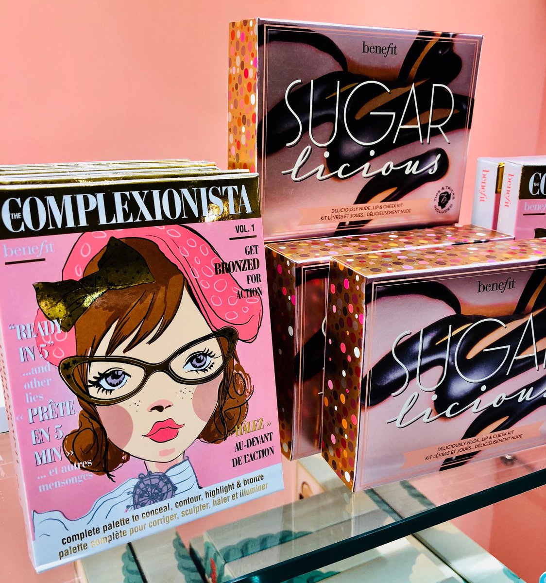 lipsticktv's tweet photo. Sometimes we just need to be ready in 5!🤗Complexionista @BenefitUK has everything you need! #makeup #palette #readyin5 #Benefit #gifts https://t.co/zgHKwcNsfu
