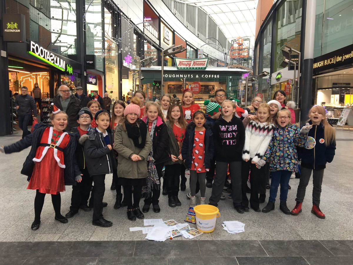 EPAKoalas's tweet photo. Loving our carolling at @Ststephenshull 🎄 https://t.co/kXFYlZc4LH