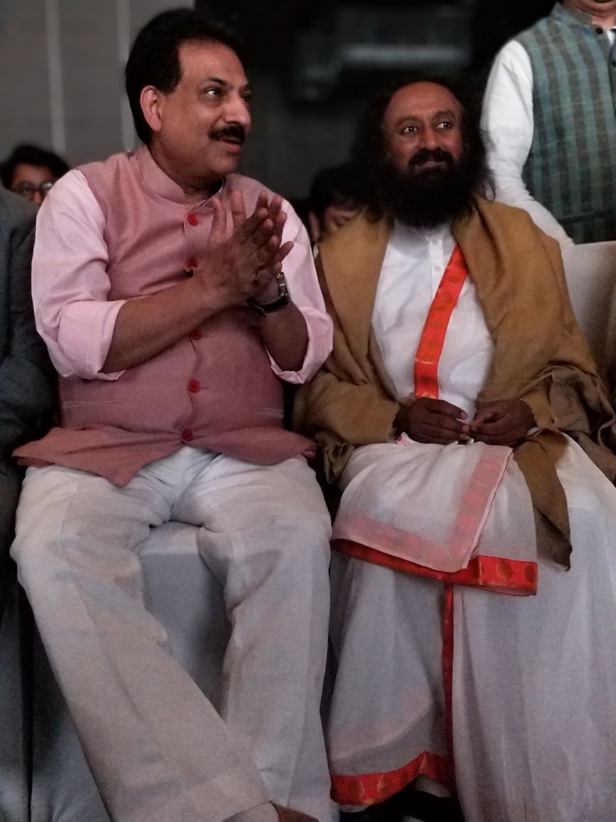 gps_2017's tweet photo. We are elated to welcome @SriSri at #GPS2017. Today, the world needs peace &amp; co-operation amongst the global leaders, so that together we can build a #betterfuture. #WorldPeace #India #Japan https://t.co/JschtpsD41