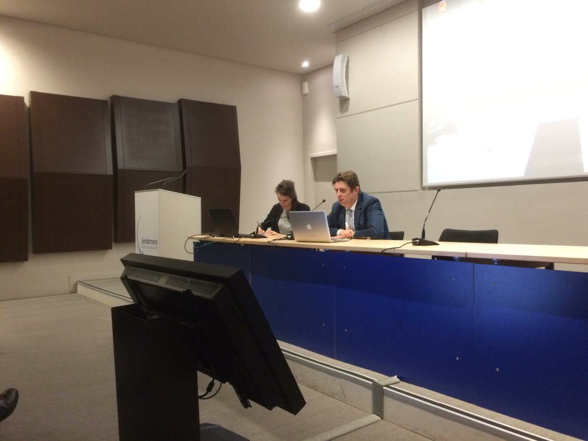 eric_pommereau's tweet image. #miditech 22 « l’Etat plateforme » @communaute_cimi @HenriVerdier -&amp;gt; de la redondance  des systèmes oui mais raisonnable... #SIRH