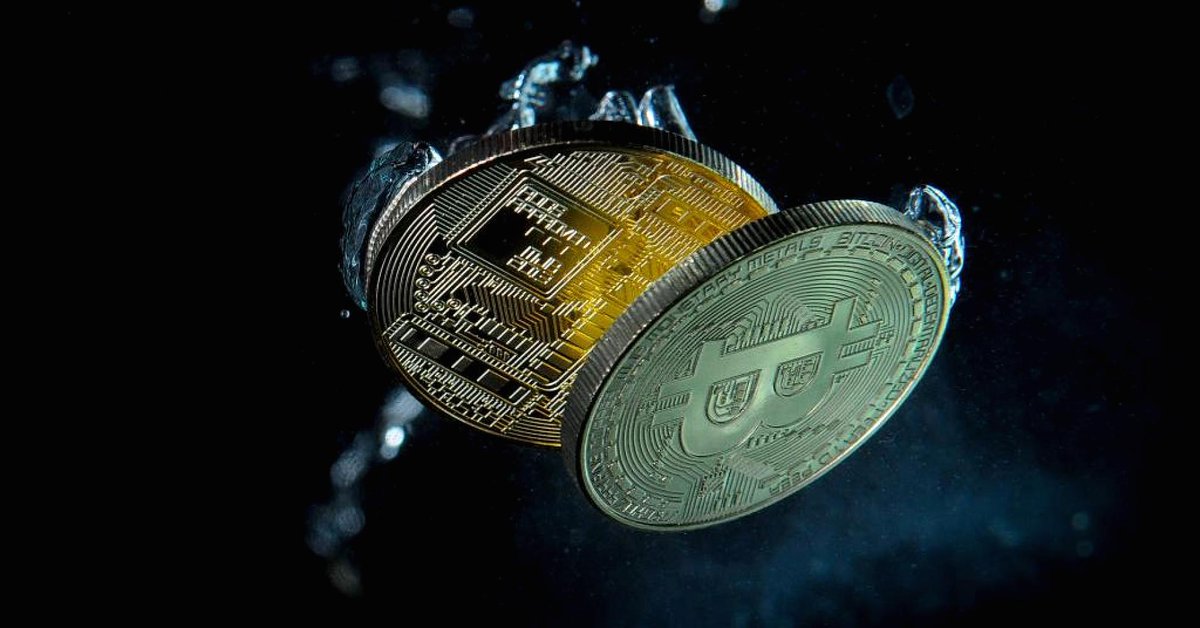 realdoublebtcs's tweet image. RT bitcoinagile &quot;#bitcoin bubble could lead to destructive consequences, UBS says #Bitcoin/USD-Coinbase bit.ly/2iTGIfD https://t.co/WMC4CgE5OJ&quot;