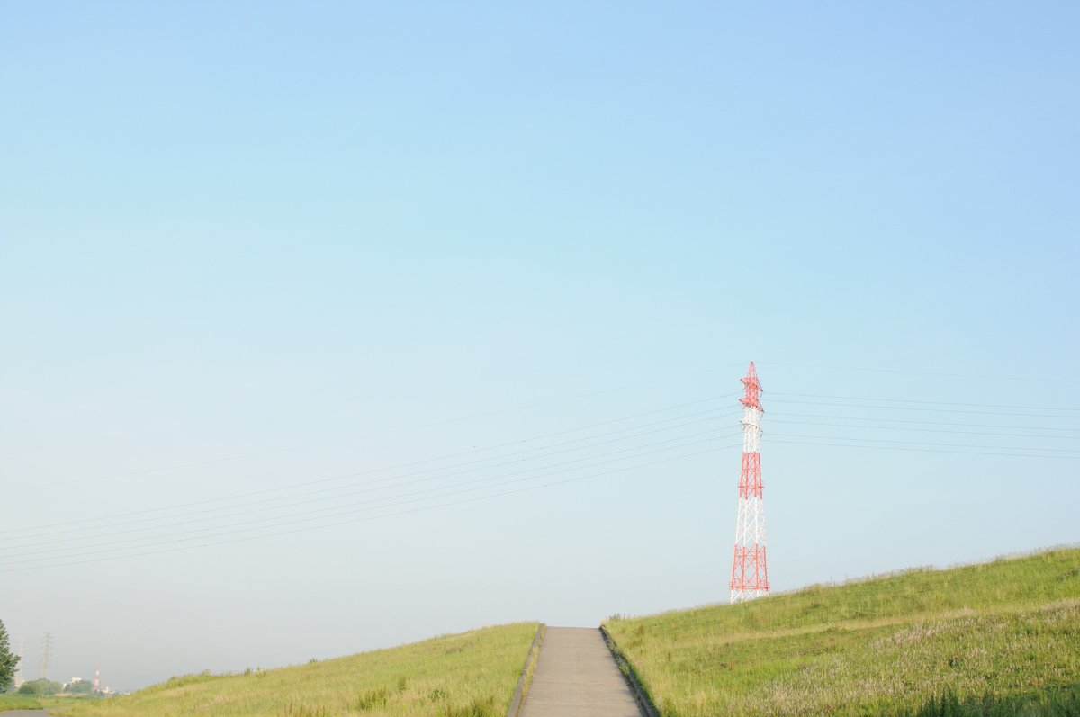 Jiyusa 空っぽの空ってどんな空なんだろう 坂口有望の 空っぽの空が僕は嫌いだ を聴きながら 昔撮った写真を見てたらこんなのがあった 空空僕 坂口有望