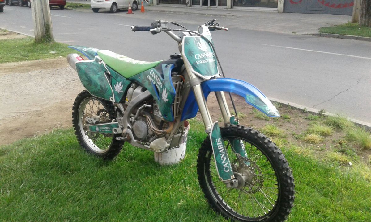 zonaautocl's tweet photo. Moto Yamaha YZF-250, +56 965729623, 2008, lista para competir, mantencion al dia, precio $1.850.000 #moto #cross #verano #lujo #fun #motocross #yamaha https://t.co/D5TtQUzaxj