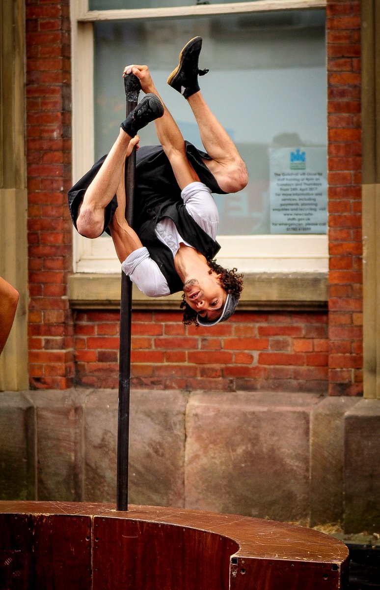 We're sharing our favourite cultural and event moments of 2017 with <a href="/ace_national/">Arts Council England</a> and #AnACE2017.
<a href="/VaivenCirco/">Vaivén Circo</a> Do Not Disturb <a href="/NewcastleBID/">Newcastle-under-Lyme</a> #TheHomecoming
<a href="/VaivenCirco/">Vaivén Circo</a> #OutdoorArts #ACEsupported #CPPNetwork