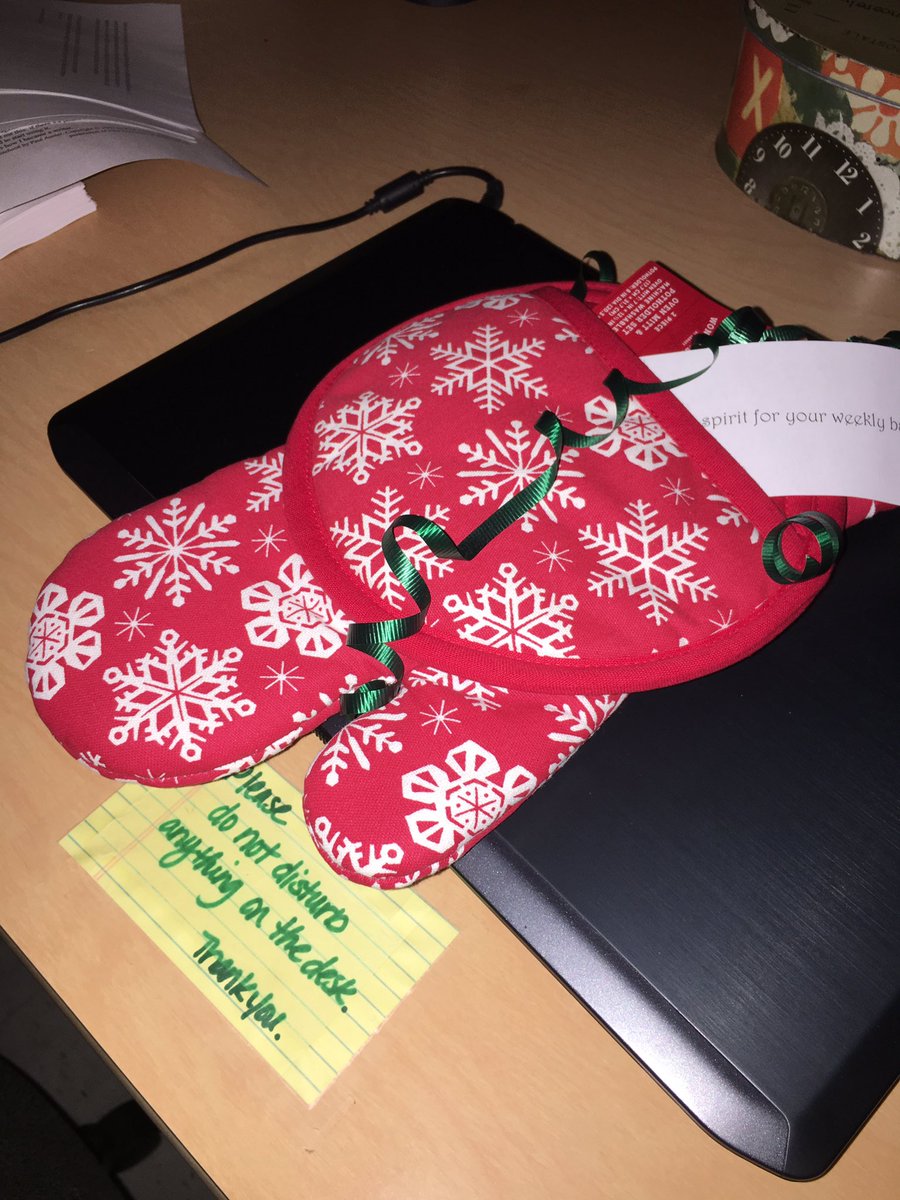 michelelrausch's tweet photo. Gifts make me so uncomfortable but these are so cute. #ThanksSecretSanta https://t.co/v7MhA7kPeV