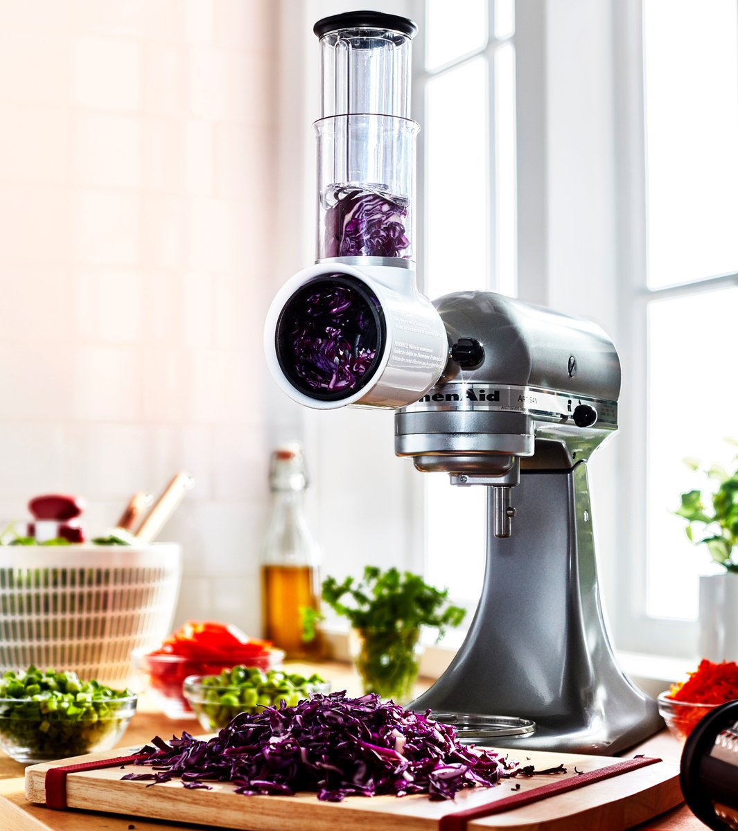 Backwelt24's tweet photo. Der Neue #Gemüseschneider 5KSMVSA von #KitchenAid ist da &amp; ab sofort auch in unserem Online-Shop erhältlich: https://t.co/sc04i94Zf5
Klickt mal vorbei 😊 https://t.co/EQi4iEorWx