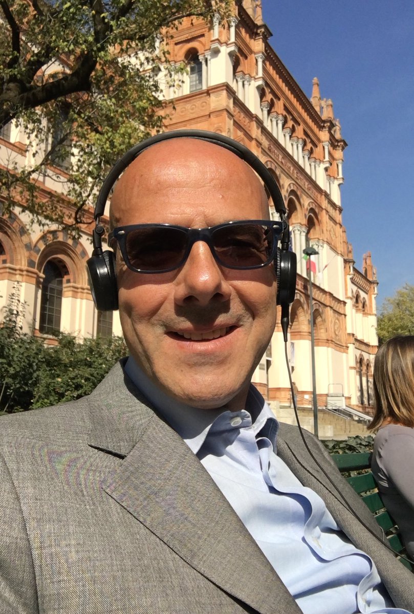 mele_nando's tweet photo. @donalove5_df E io che ho comprato i #RayBan con le lenti #fotocromatiche https://t.co/vq8YChCeqU