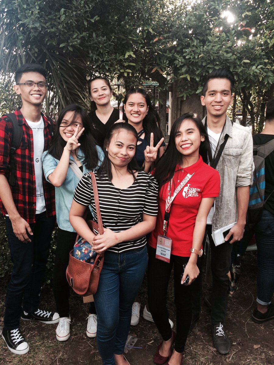 sammycdp's tweet photo. My happy fam. #YEP2017 #7/7 @kmlldgzmn @Rsnnryyy @Nnmgllns @Aystflorece https://t.co/z2zYlzZZGO