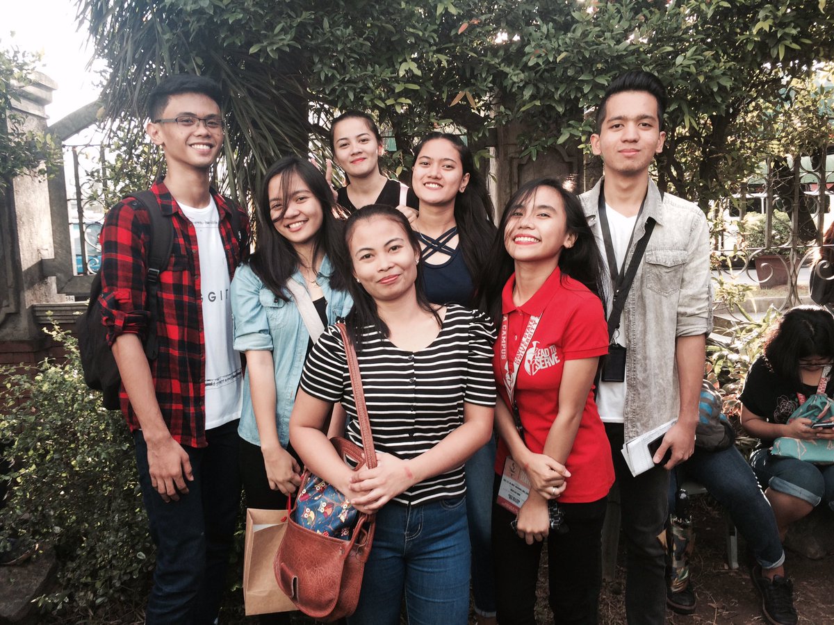 sammycdp's tweet photo. My happy fam. #YEP2017 #7/7 @kmlldgzmn @Rsnnryyy @Nnmgllns @Aystflorece https://t.co/z2zYlzZZGO
