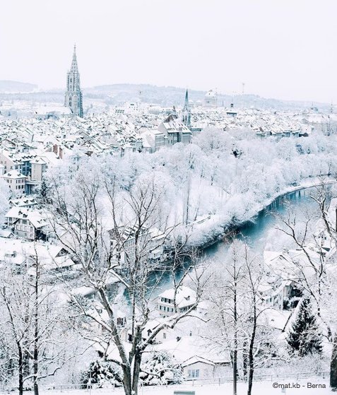 Non trovi che la neve renda tutto magico? Ecco #Berna in un'affasciante veste bianca... #Svizzera #InLoveWithSwitzerland #INNAMORATIdellaSVIZZERA #SwissCities