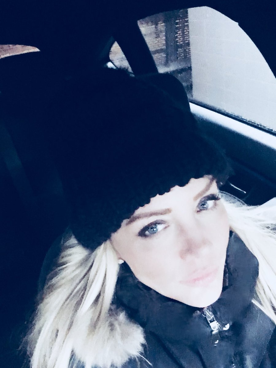 CVinkesteijn's tweet photo. Delayed flight, travel disaster of a day 🙈 Trying to keep warm in the car at Schiphol  #thatsshowbiz #theglamour https://t.co/rKUWINEuV9