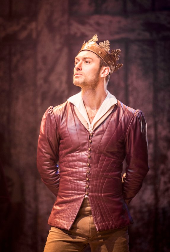 Happy birthday to the majestic Jude Law, here he is in Henry V 