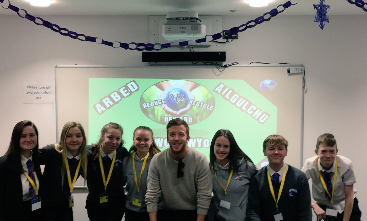 R3_UK's tweet photo. Thanks to Nathan from @Rewise_Learning for mentoring our Young Business Dragons team this year @YBDWales #Enterprise @MissH_Business https://t.co/B3Wbks9iqt