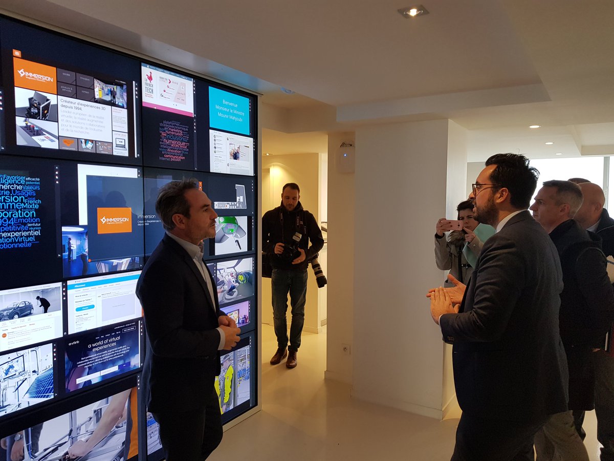 jeromeleleu's tweet photo. #FTConnect @christophechart fondateur de @Immersion3D présente à @mounir les technologies de #RealiteVirtuelle et #RealiteAugmentee Content d'être avec l'équipe @SimforHealth le partenaire dans la #santé de ce leader européen de la #RealiteVirtuelle La #FrenchTech par l'exemple ! https://t.co/BlTCW4ozue